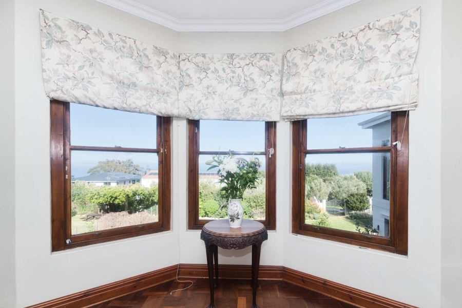 7 Bedroom Property for Sale in Voelklip Western Cape